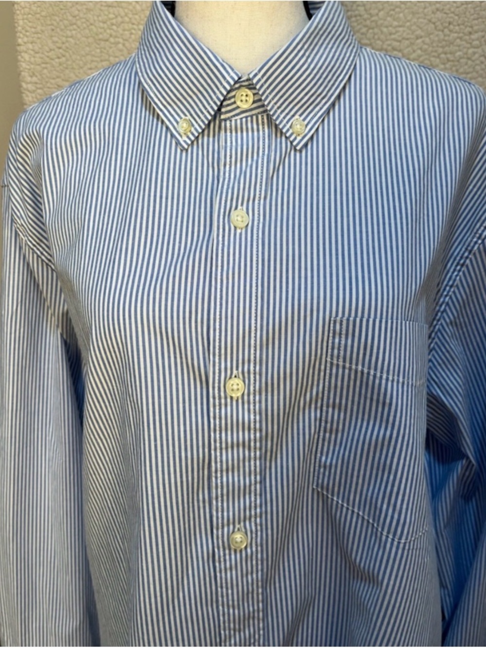 GAP Men's Light Blue & White Striped Button-Down Shirt 100%cotton